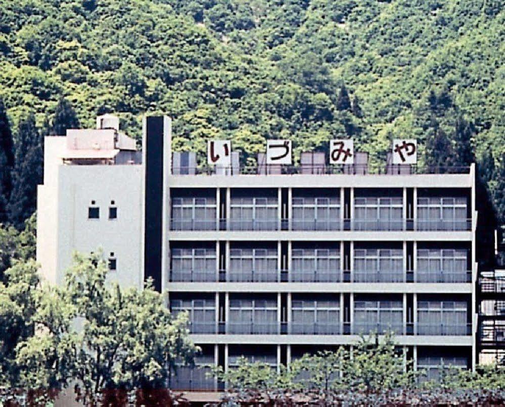 Izumiya Ryokan Uonuma Exterior foto